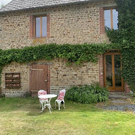 Les Rouges Terres Gites - La Vieille Grange Saint-Amand  外观 照片